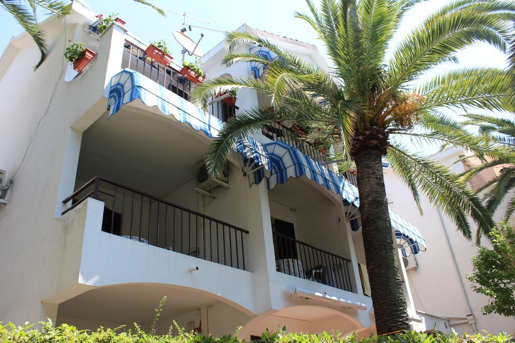 Apartmani I Sobe Goca ヘルツェグ・ノヴィ エクステリア 写真